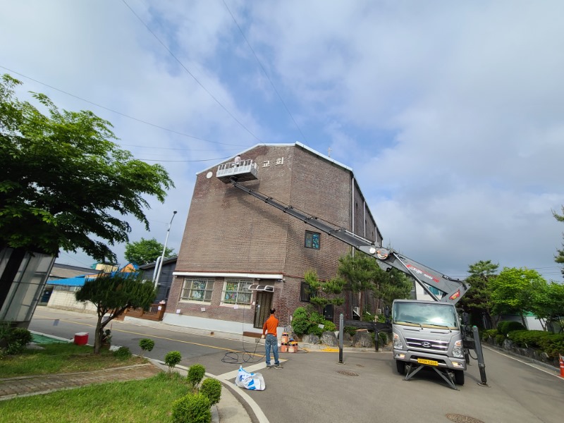 1621838398035-11.jpg